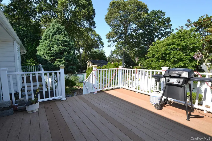 115 Arlington Road, Lake Ronkonkoma, NY 11779 - Image #2