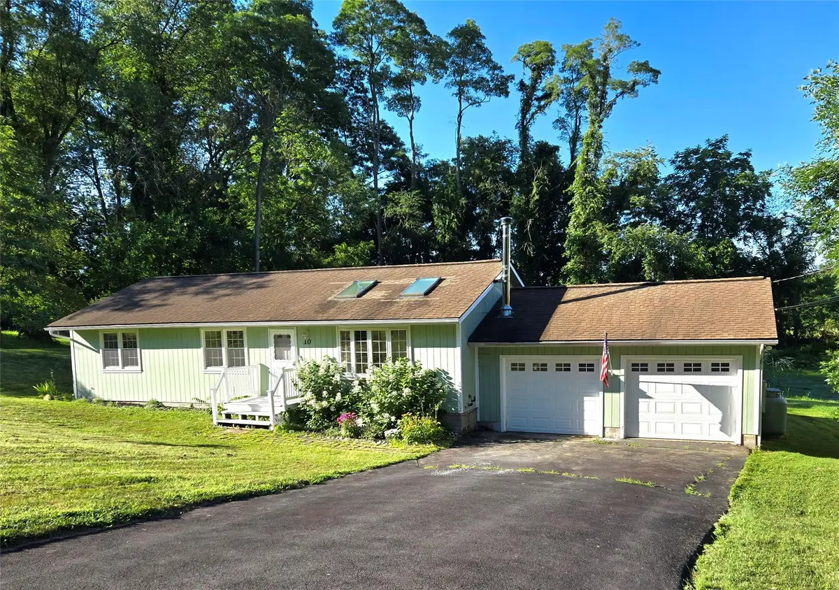 10 Aspinwall Road, Red Hook, NY 12571 - Image #1