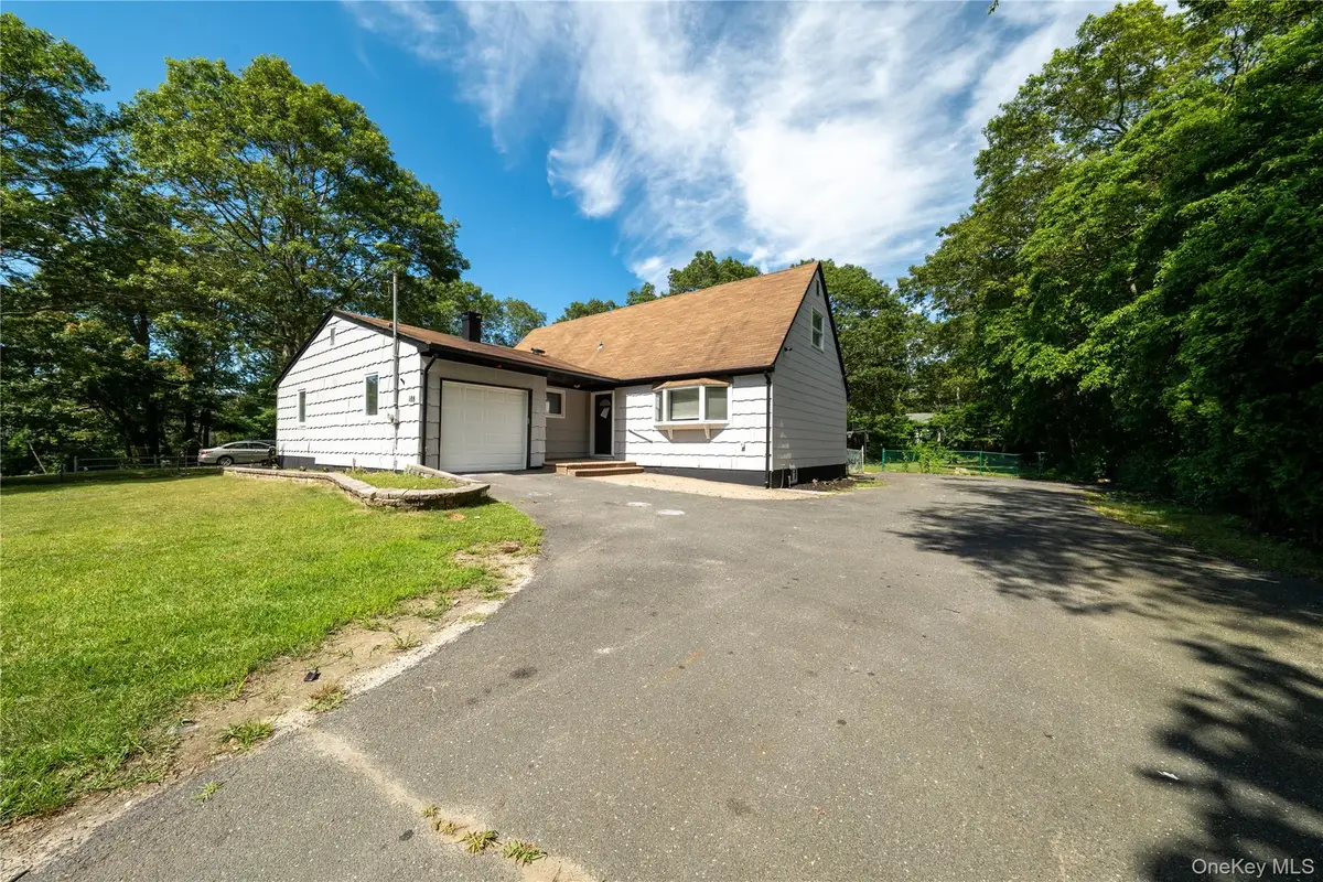 188 W End Avenue, Shirley, NY 11967 - Image #1