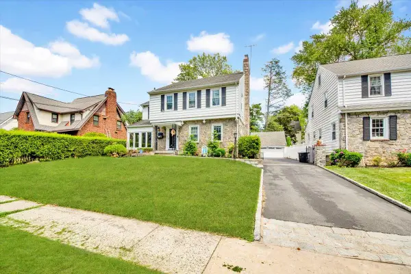 202 Devoe Avenue, Yonkers, NY 10705