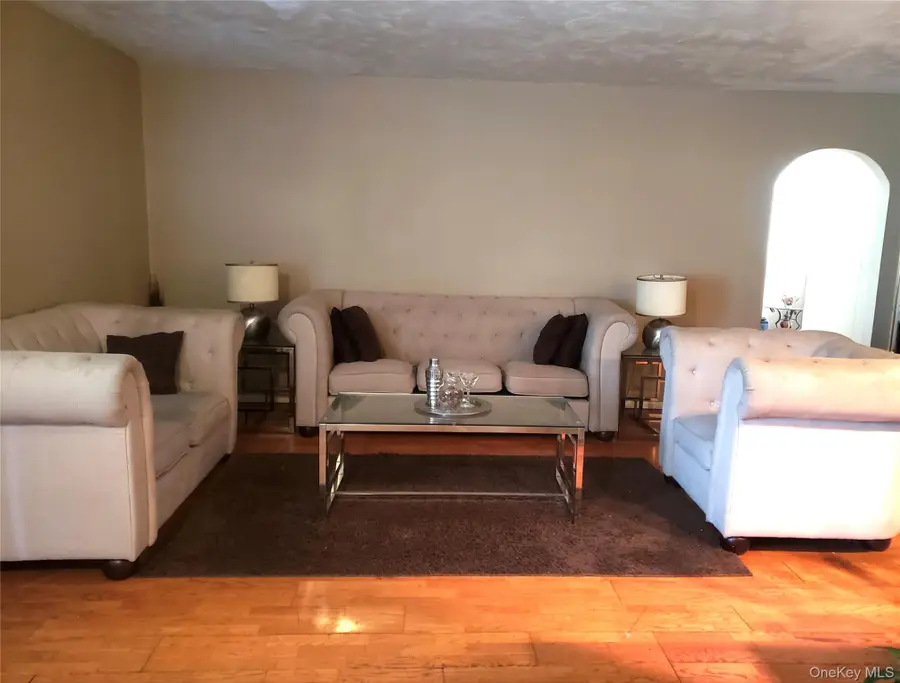 28 Pine Street, Central Islip, NY 11722 - Image #3