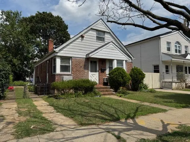 80-27 257th Street, Glen Oaks, NY 11004 - Image #1