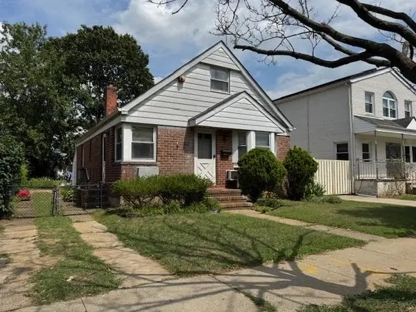 80-27 257th Street, Glen Oaks, NY 11004