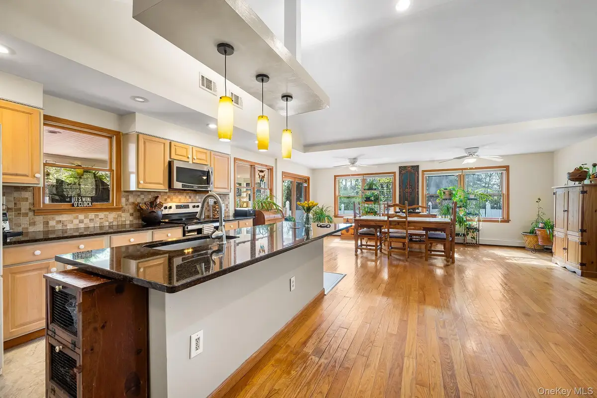 8 Oak Drive, New Windsor, NY 12553 - Image #1