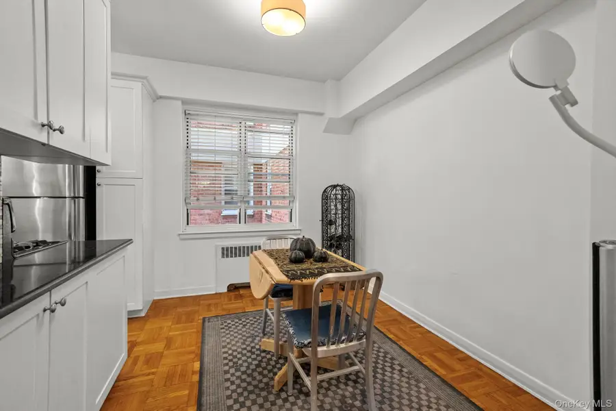 290 Collins Ave #3B, Mount Vernon, NY 10552 - Image #2