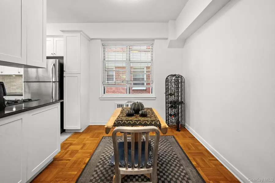 290 Collins Ave #3B, Mount Vernon, NY 10552 - Image #3