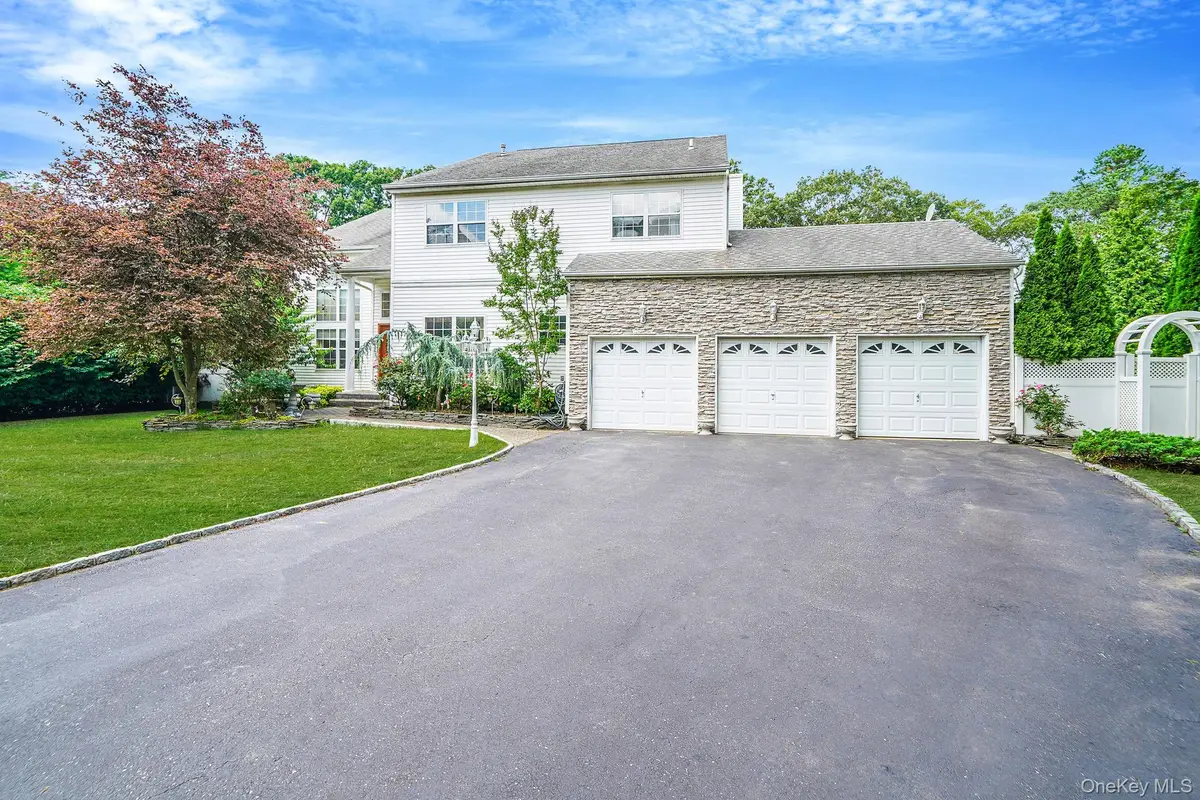 7 Sara Court, Nesconset, NY 11767 - Image #1