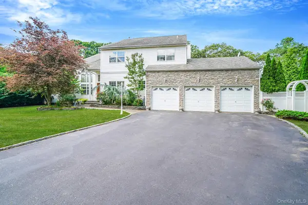 7 Sara Court, Nesconset, NY 11767