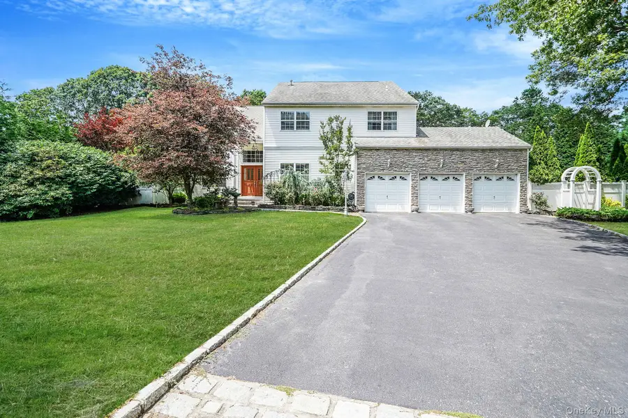 7 Sara Court, Nesconset, NY 11767 - Image #2