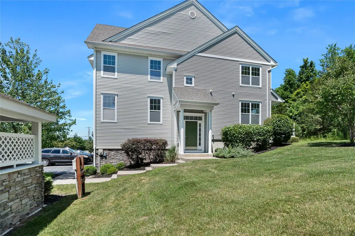 412 Hawthorn Way, New Windsor, NY 12553 - Image #1