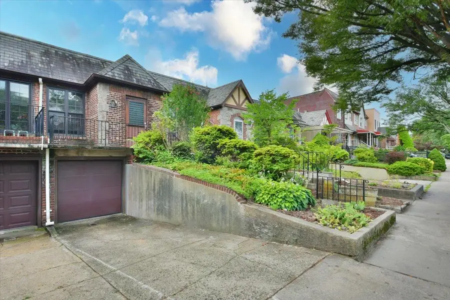 85-76 66th Road, Rego Park, NY 11374 - Image #2