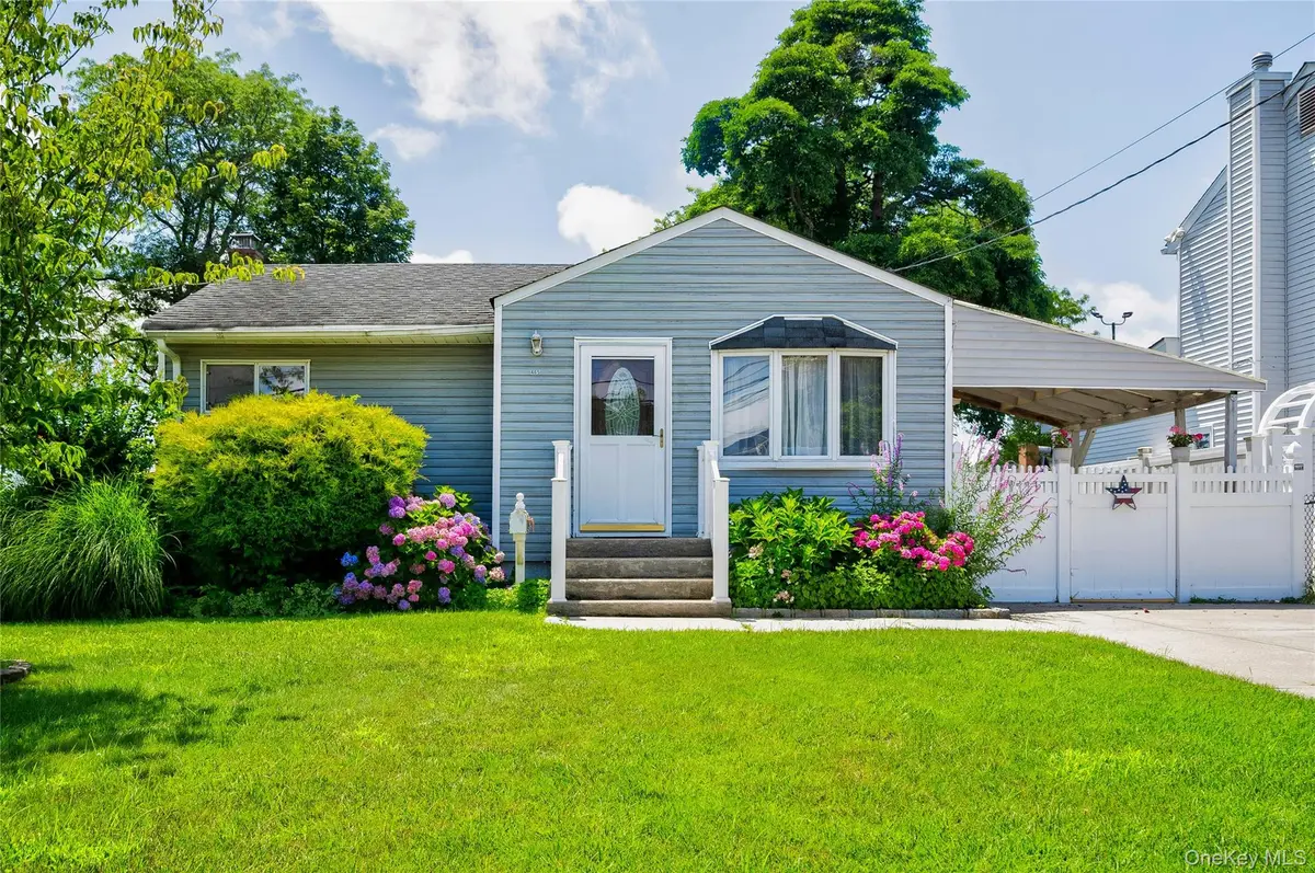 465 N Monroe Avenue, Lindenhurst, NY 11757 - Image #1