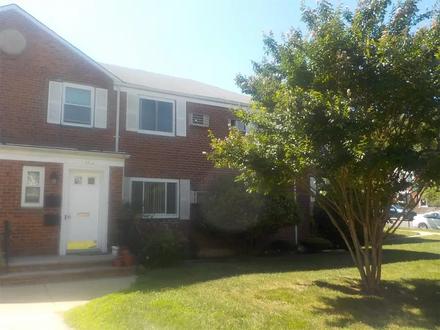 70-50 260th Street #H-2, Glen Oaks, NY 11004 - Image #2