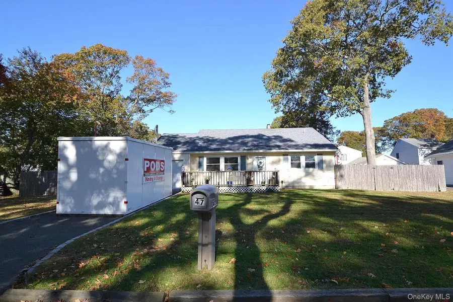 47 Midway Street, Patchogue, NY 11772 - Image #3