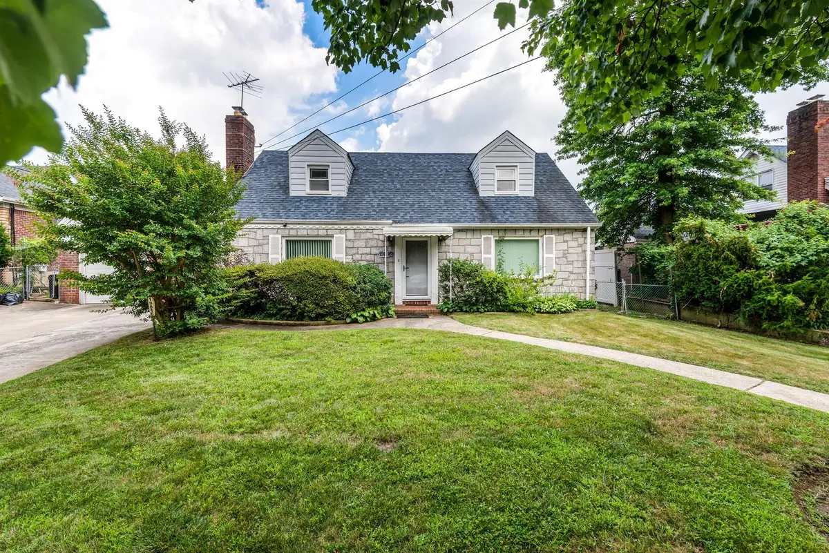 198-16 Mc Laughlin Avenue, Holliswood, NY 11423 - Image #1