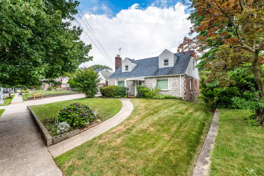 198-16 Mc Laughlin Avenue, Holliswood, NY 11423 - Image #2