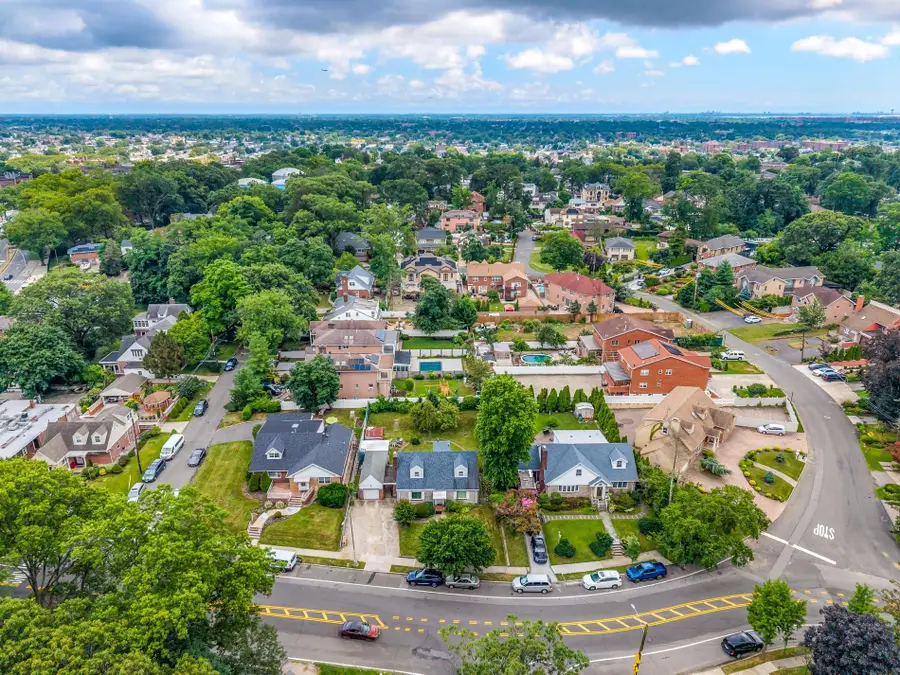 198-16 Mc Laughlin Avenue, Holliswood, NY 11423 - Image #3