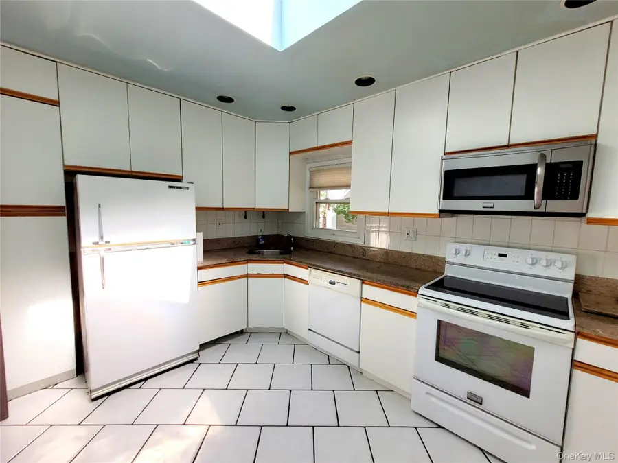 1474 Stephen Marc Lane, East Meadow, NY 11554 - Image #2