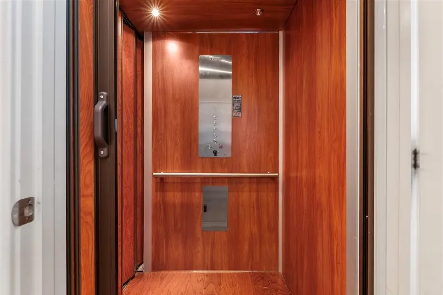 481 Pacing Way, Westbury, NY 11590 - Image #3