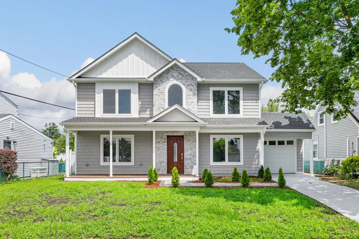 39 Stirrup Lane, Levittown, NY 11756 - Image #1