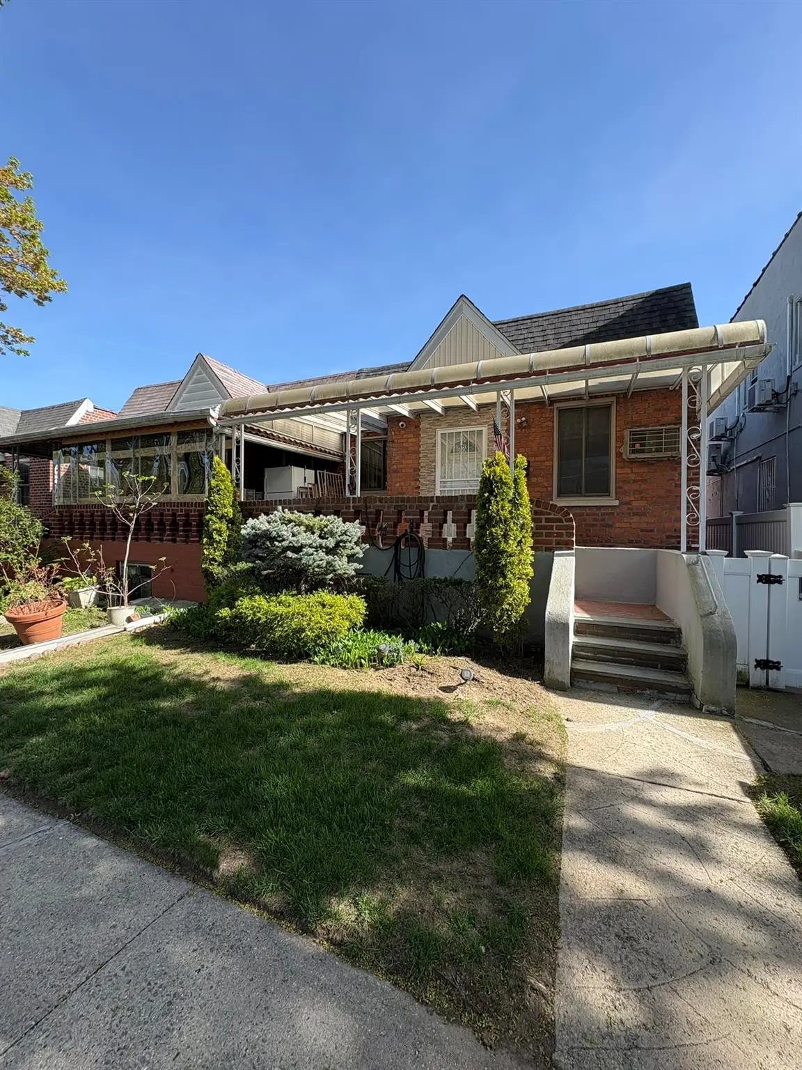 164-22 73rd Ave, Fresh Meadows, NY 11366 - Image #1