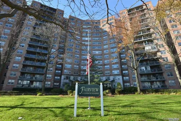 61-20 Grand Central Parkway #B 803, Forest Hills, NY 11375