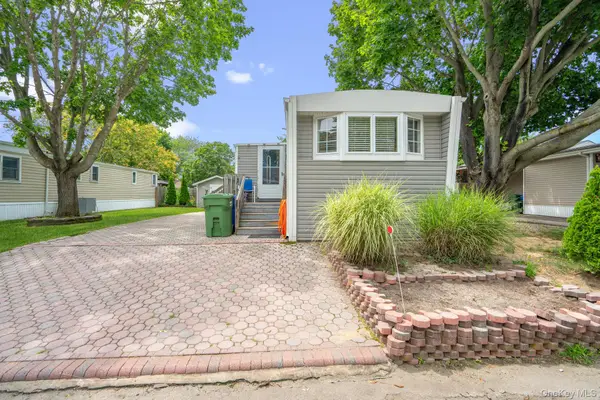 20 Betsy Ross Drive, Bohemia, NY 11716