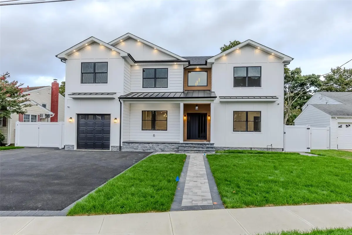 9 Friends Lane, Westbury, NY 11590 - Image #1