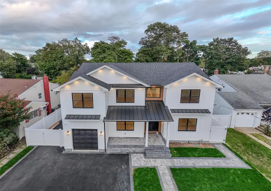 9 Friends Lane, Westbury, NY 11590 - Image #2