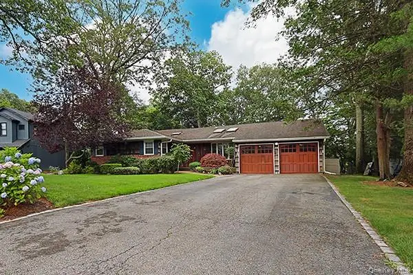 39 Harvard Drive, Woodbury, NY 11797 - Image #3