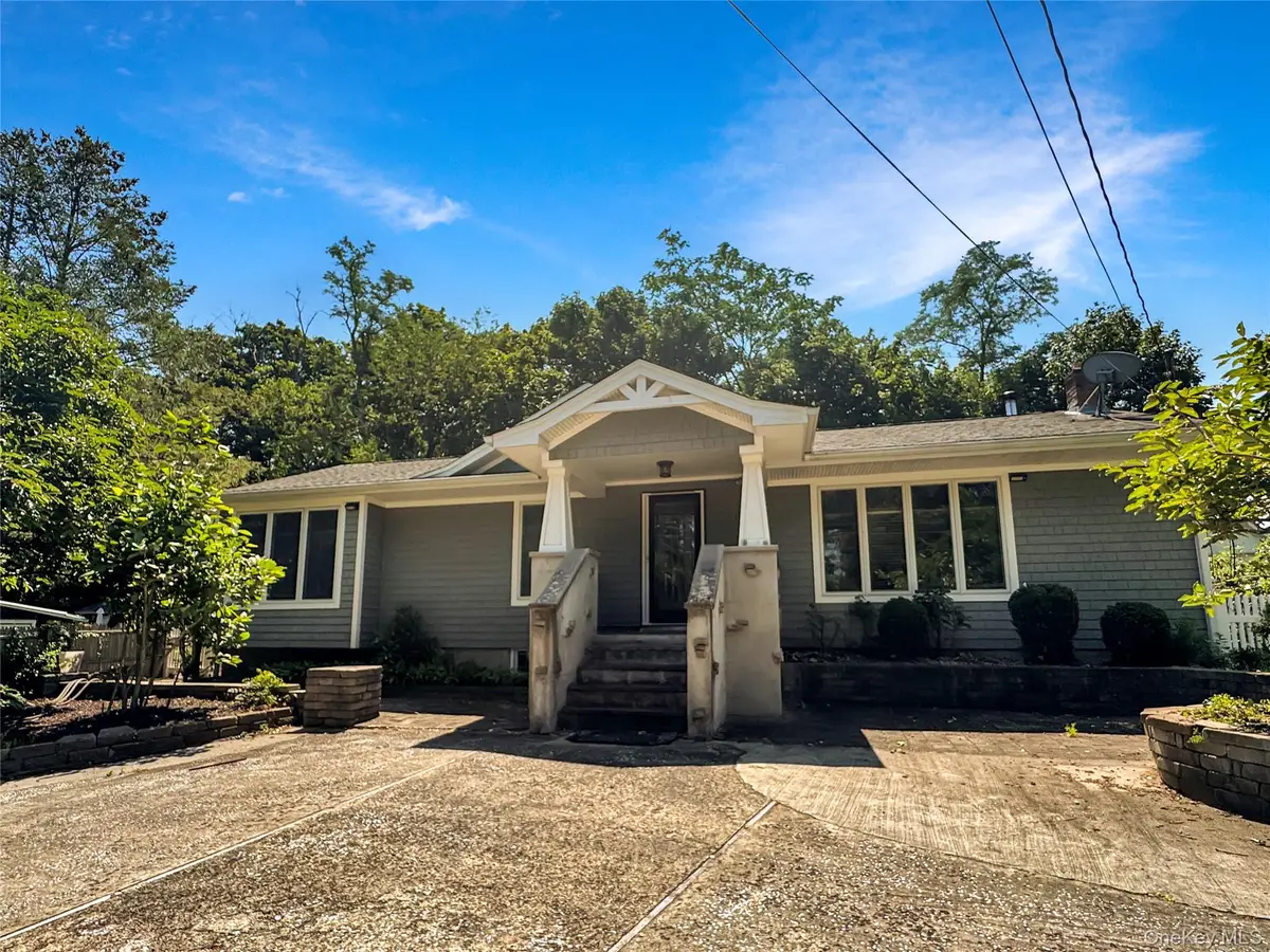 10890 Old Sound Avenue, Mattituck, NY 11952 - Image #1