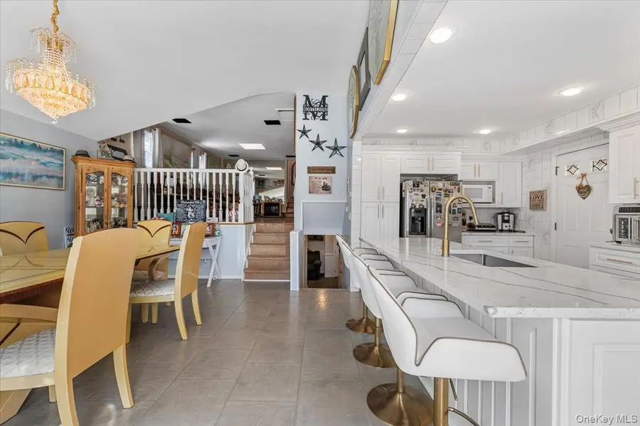 46 Knoll Street, Lindenhurst, NY 11757 - Image #3