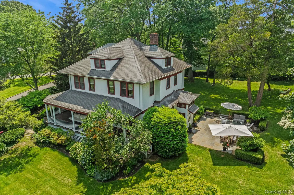 86 Lafayette Avenue, Sea Cliff, NY 11579 - Image #1