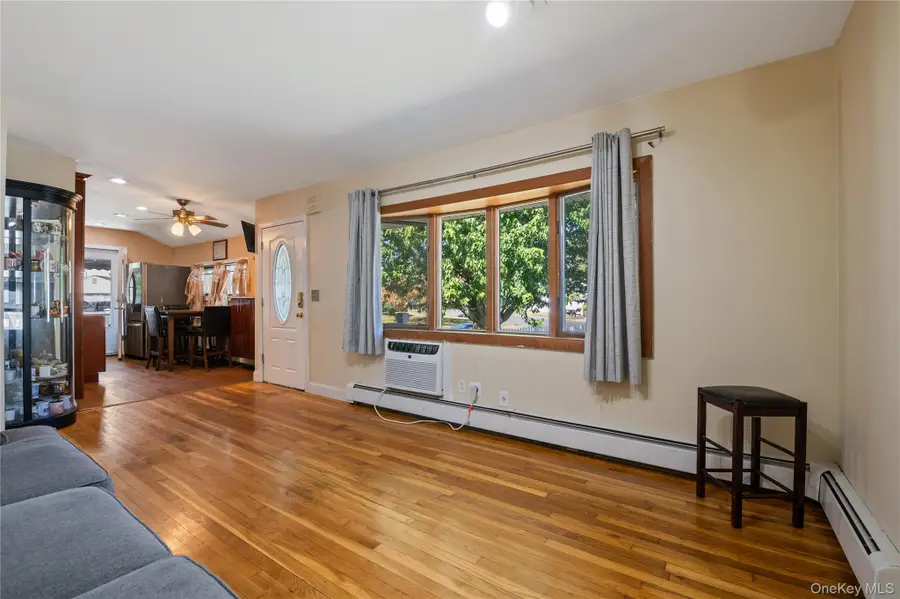 495 Jefferson Avenue, Brentwood, NY 11717 - Image #2