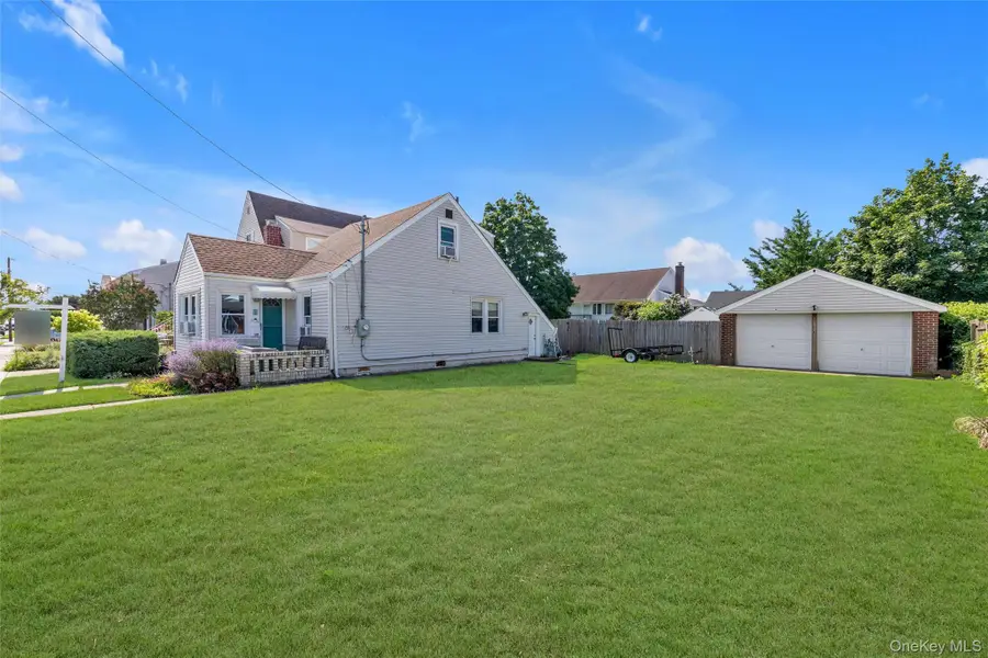 9 Hamilton Avenue, Island Park, NY 11558 - Image #3