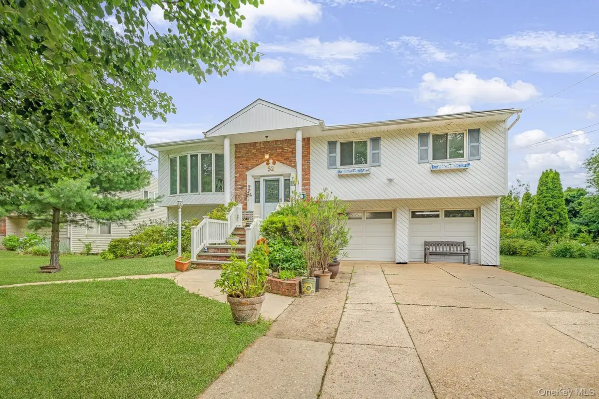 52 North Drive, Manhasset Hills, NY 11040 - Image #1