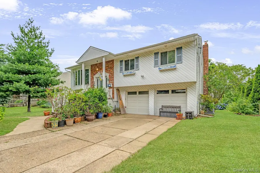 52 North Drive, Manhasset Hills, NY 11040 - Image #2