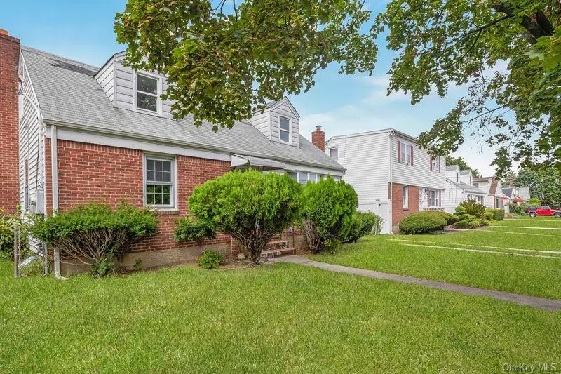 1033 Tulsa Street, Uniondale, NY 11553 - Image #2