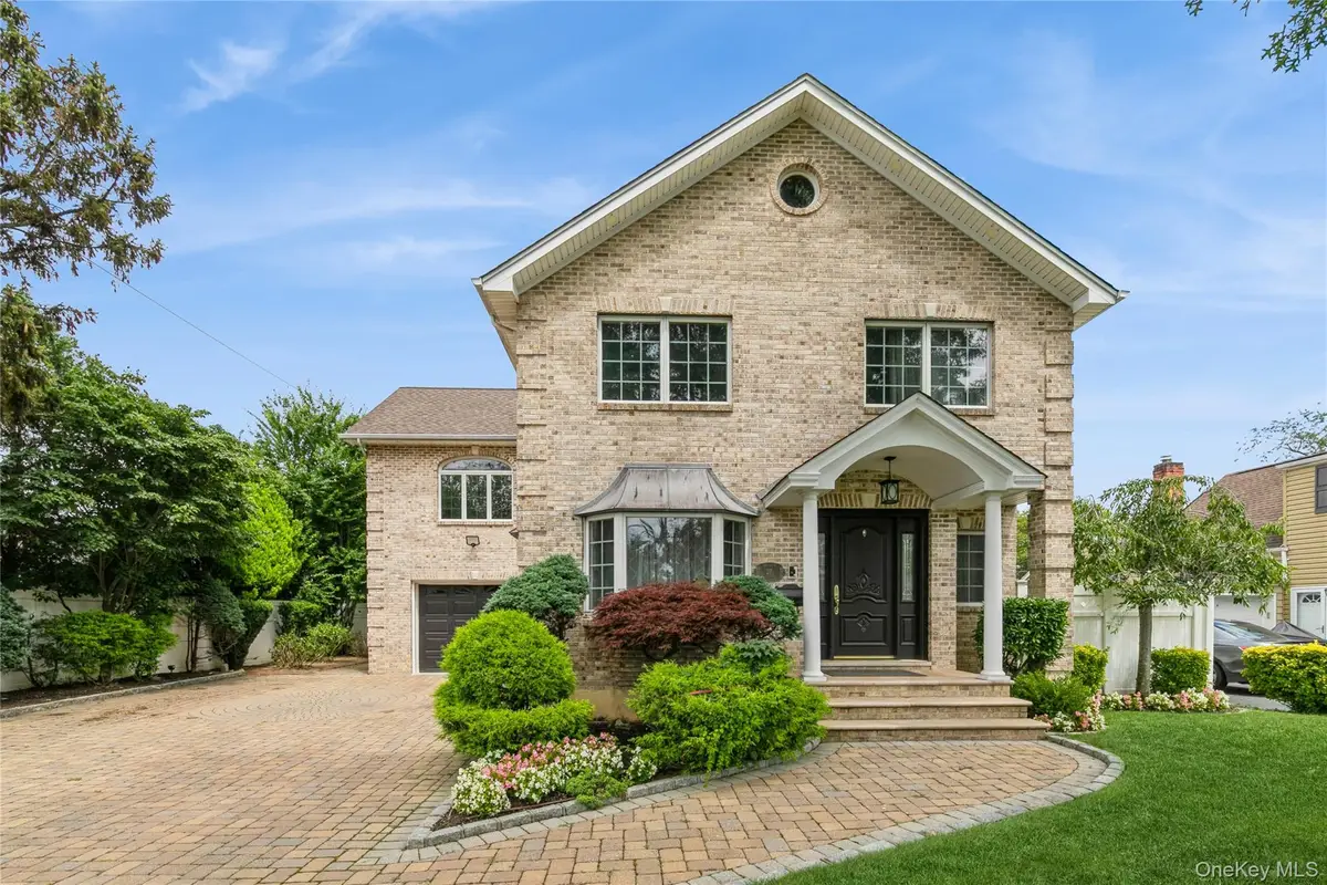 27 Greenlawn Boulevard, Valley Stream, NY 11580 - #1