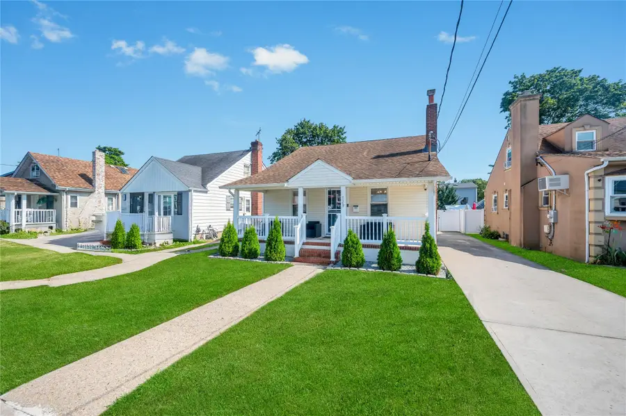 728 Grand Terrace Avenue, Baldwin, NY 11510 - Image #2