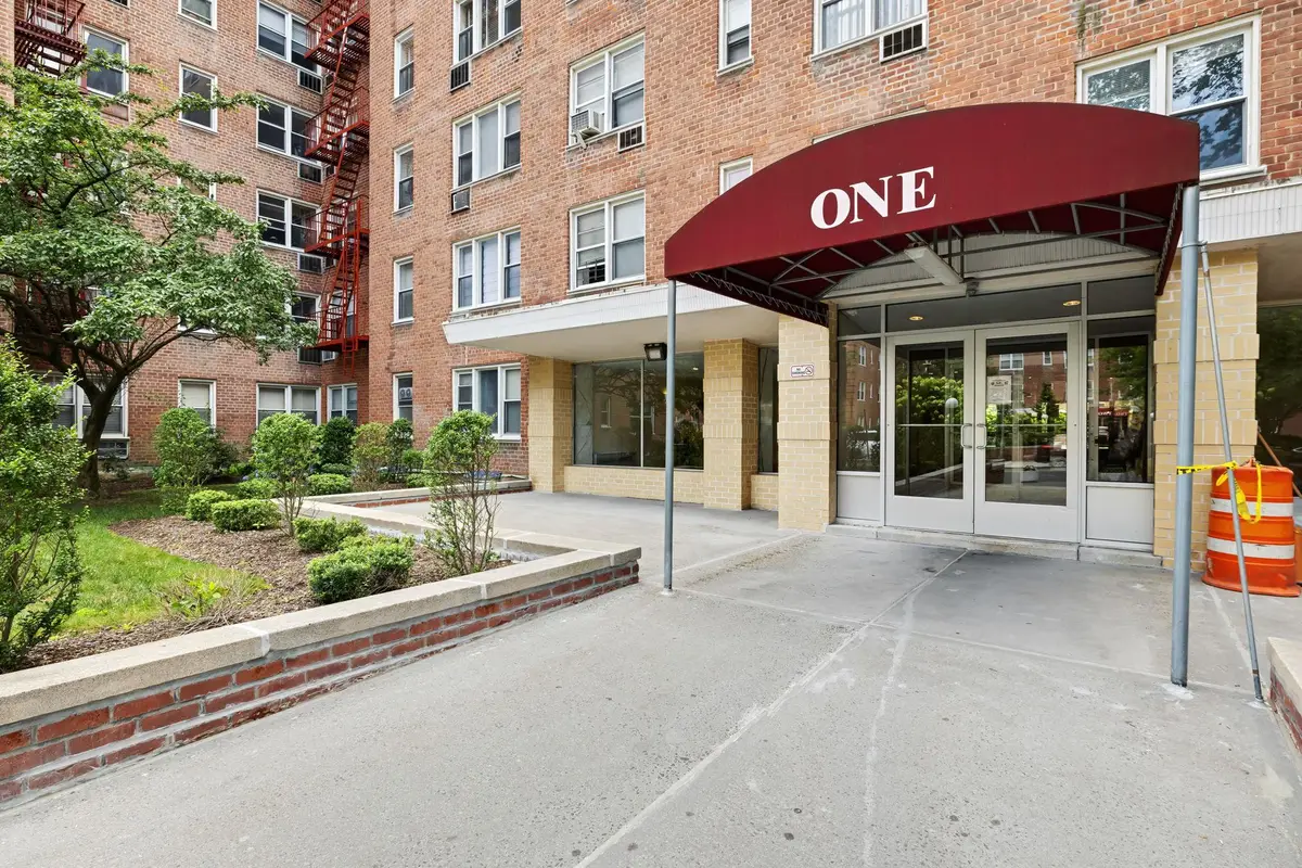 1 Sadore Lane #2-O, Yonkers, NY 10710 - Image #1