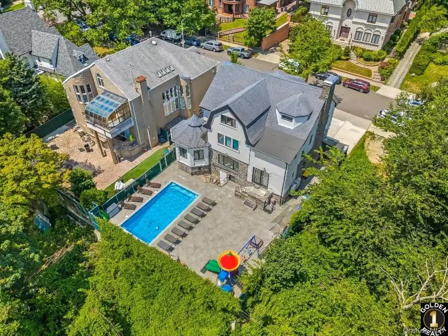 115-18 Mayfair Road, Kew Gardens, NY 11418 - Image #2