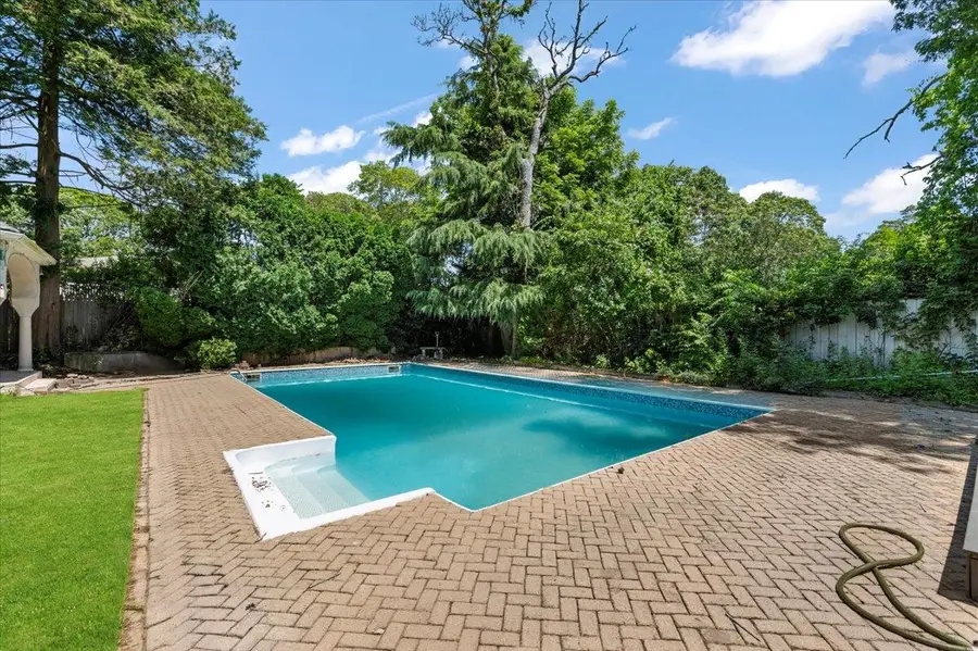 56 W Donellan Road, Hampton Bays, NY 11946 - Image #3