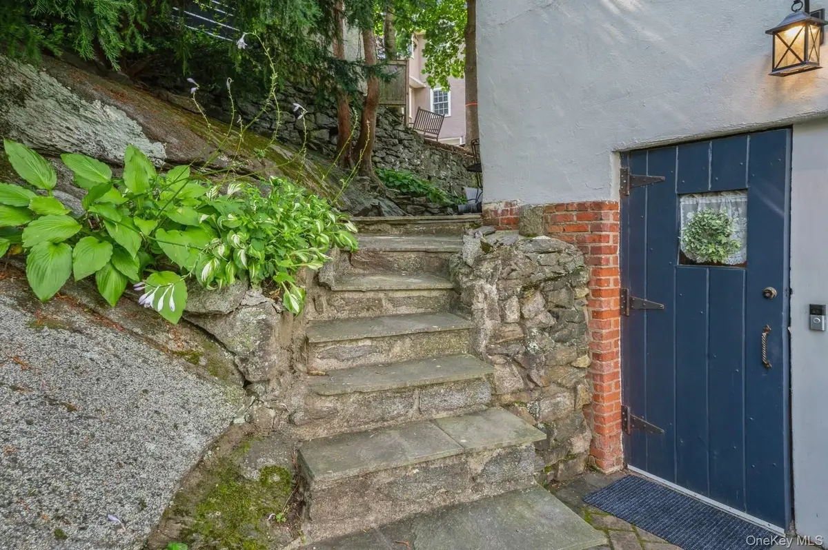 17 Valley Road, Larchmont, NY 10538 - Image #1