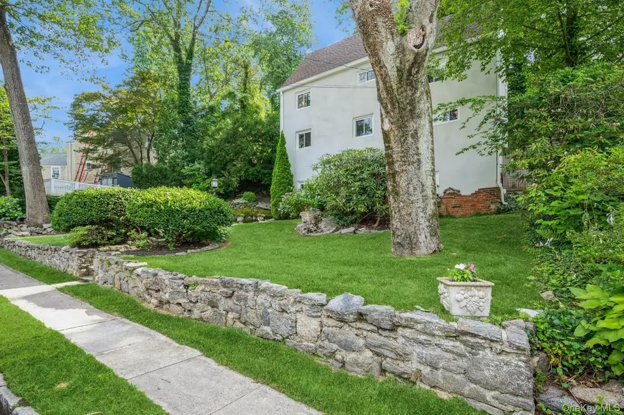 17 Valley Road, Larchmont, NY 10538 - Image #2