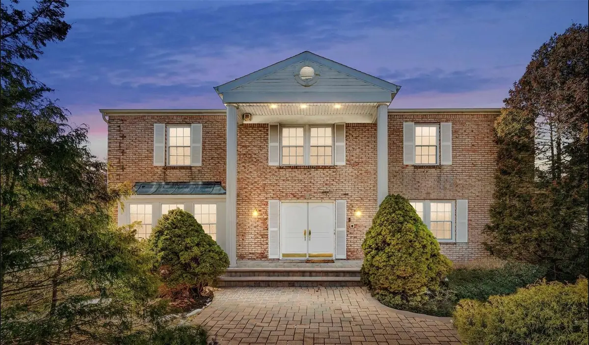 60 Willis Lane, Syosset, NY 11791 - Image #1