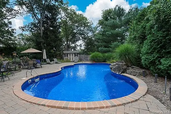 17 Harvard Drive, Woodbury, NY 11797 - Image #2