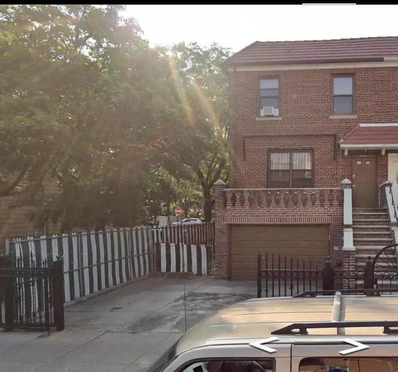 9318 Lamont Avenue, Elmhurst, NY 11373 - Image #2