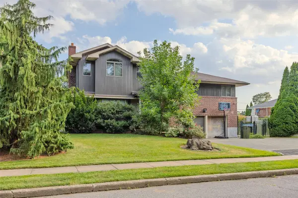 31 Morris Drive, Syosset, NY 11791