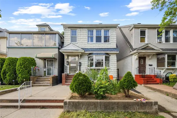 12141 6th Avenue, College Point, NY 11356